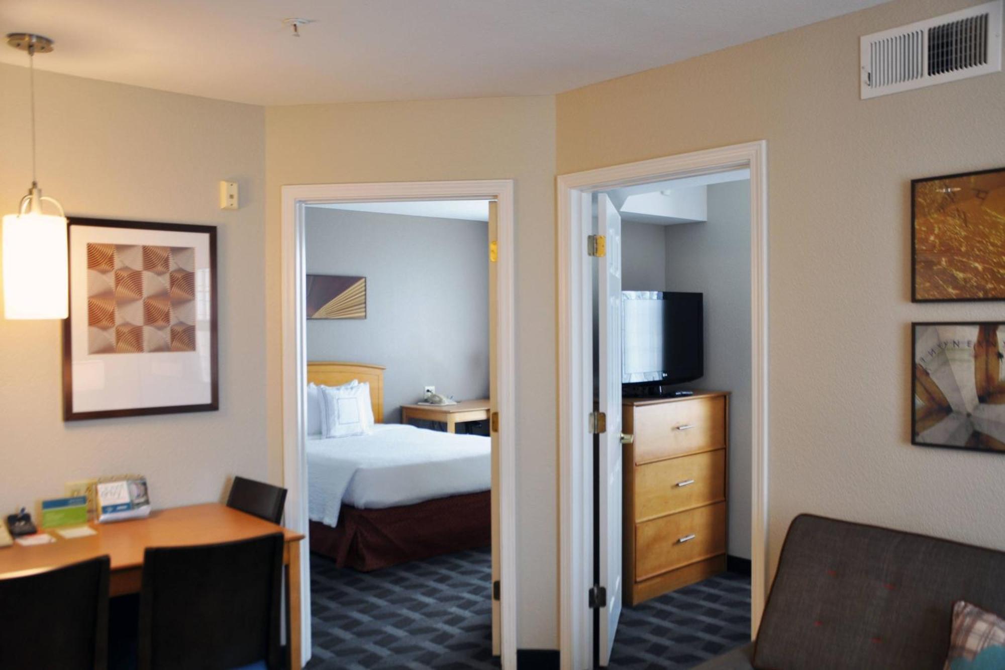 Towneplace Suites By Marriott Albuquerque Airport Exteriör bild